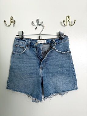 Abercrombie & Fitch High Rise Dad Shorts, Size 2 (26 waist), Medium wash